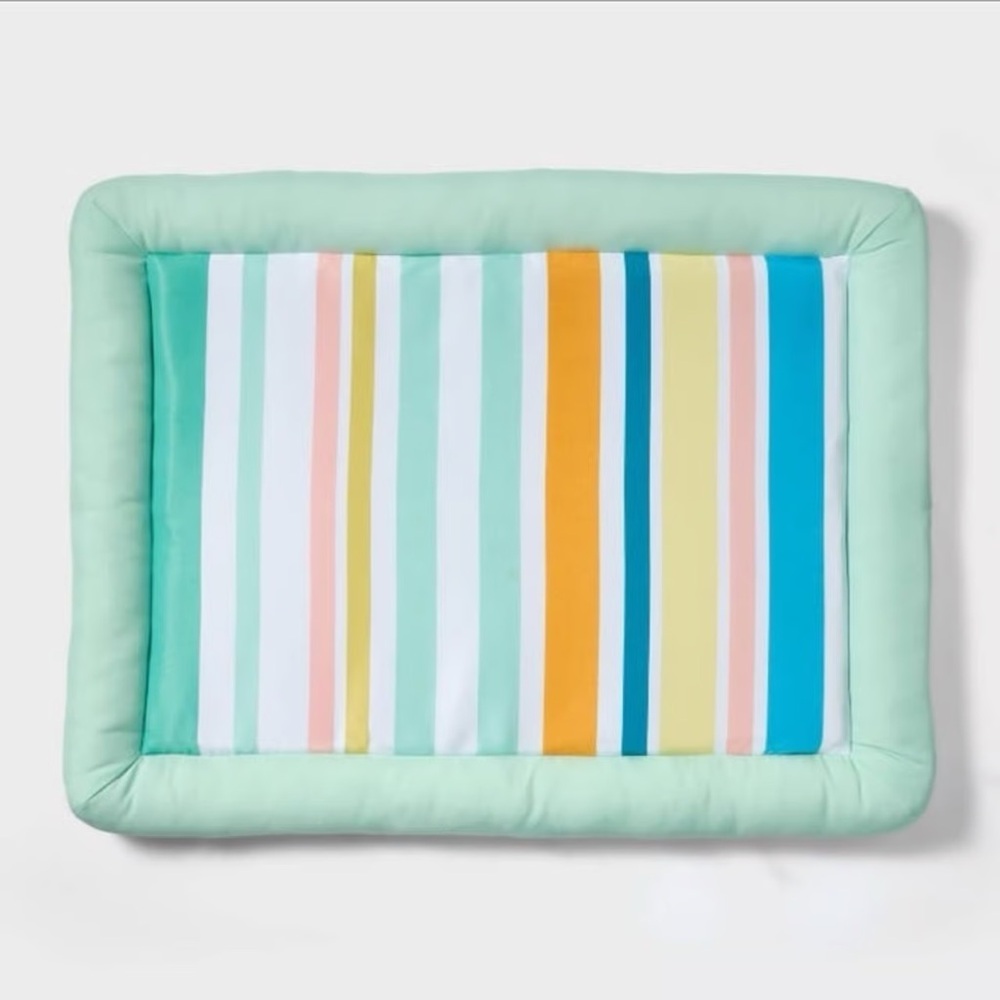 SUN SQUAD NWT pet cooling bed -stripe -32lx24wx2.5h - Picture 3 of 7